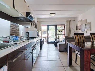 2 Bedroom Townhouse For Sale in Johannesburg - 3IWV.webp