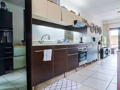 2 Bedroom Townhouse For Sale in Johannesburg - aRlz.webp