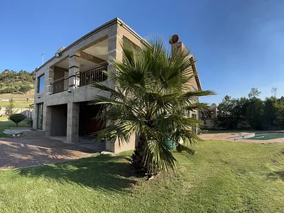 4 Bedroom House For Sale in Johannesburg - 86fG.webp