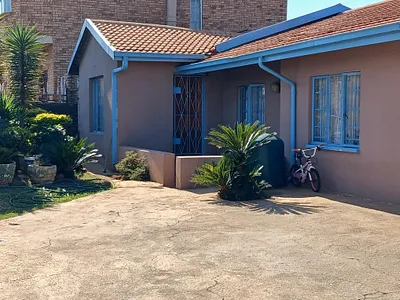 4 Bedroom House For Sale in Johannesburg - EGNm.webp