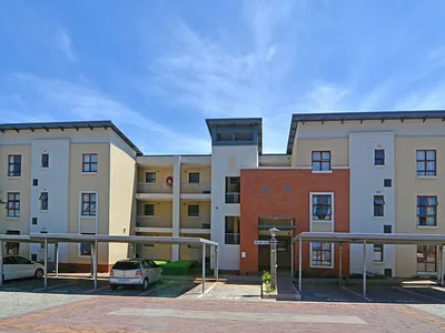 2 Bedroom Townhouse For Sale in Randburg - 4agD.webp