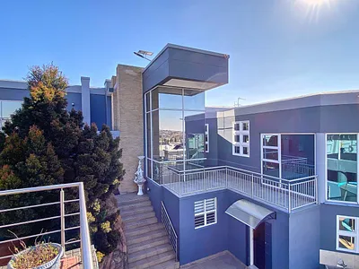 6 Bedroom House For Sale in Johannesburg - wT6X.webp
