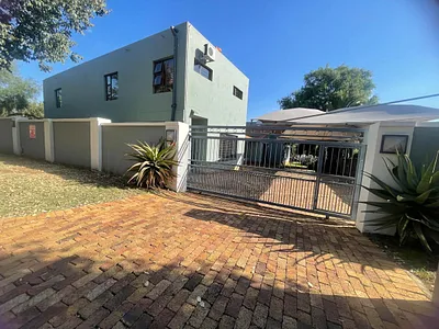 3 Bedroom Apartment To Rent in Johannesburg - img