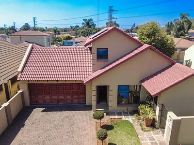 4 Bedroom Townhouse For Sale in Kempton Park - LNUC.webp