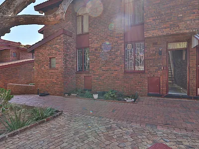 2 Bedroom Townhouse For Sale in Johannesburg - 80Jg.webp