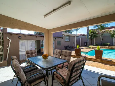 4 Bedroom House For Sale in Johannesburg - img