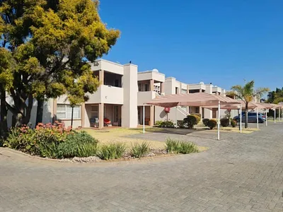 3 Bedroom Townhouse For Sale in Johannesburg - wDpz.webp
