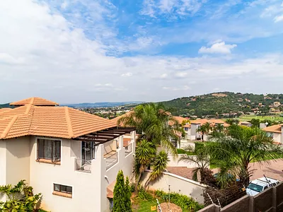 3 Bedroom Townhouse For Sale in Johannesburg - Fmy1.webp