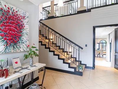 6 Bedroom House For Sale in Bedfordview - dbpN.webp