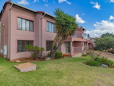 2 Bedroom Townhouse For Sale in Johannesburg - clS7.webp