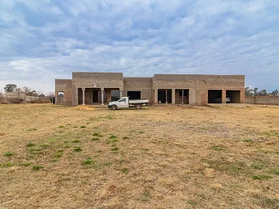 5 Bedroom House For Sale in Ironsyde, Evaton - dp3F.webp