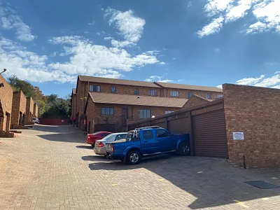 2 Bedroom Townhouse For Sale in Alberton - KIOu.webp