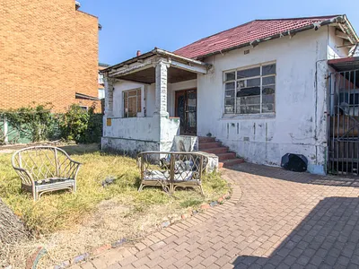 5 Bedroom House For Sale in Johannesburg - KcCX.webp
