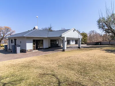 4 Bedroom House For Sale in Vanderbijlpark - lZwO.webp