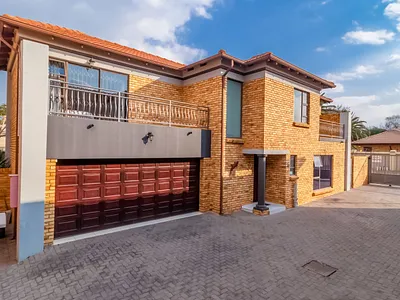 3 Bedroom Townhouse For Sale in Alberton - u3Zk.webp