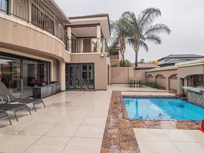 4 Bedroom House For Sale in Johannesburg - rWsd.webp