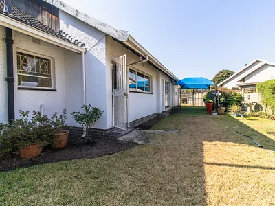 5 Bedroom House For Sale in Alberton - Wr4C.webp
