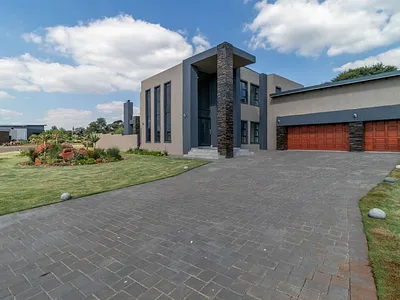 5 Bedroom House For Sale in Eye Of Africa, Eikenhof - eKFY.webp