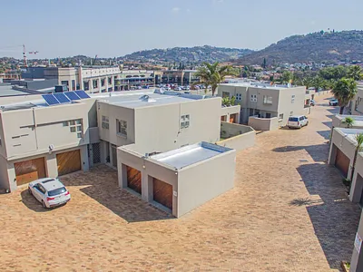 2 Bedroom Townhouse For Sale in Johannesburg - KhTg.webp