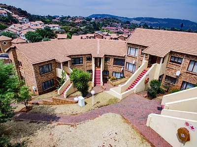 2 Bedroom Townhouse For Sale in Johannesburg - VV6a.webp