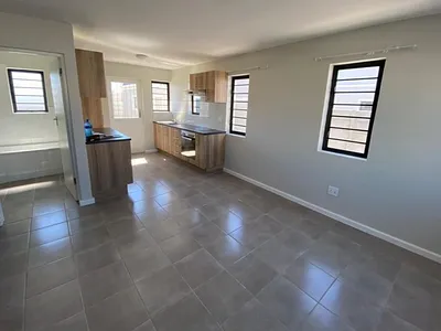 3 Bedroom House For Sale in Milnerton - PgZ1.webp