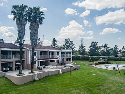 2 Bedroom Townhouse For Sale in Vereeniging - ZvJb.webp