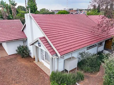 4 Bedroom House For Sale in Johannesburg - TdHY.webp