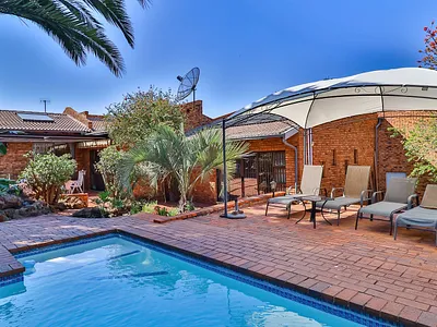 4 Bedroom House For Sale in Johannesburg - 5LNs.webp