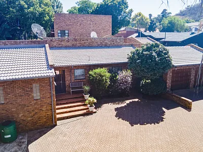 4 Bedroom House For Sale in Johannesburg - KRE8.webp