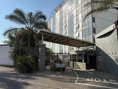 2 Bedroom Apartment For Sale in Bedfordview - drxW.webp