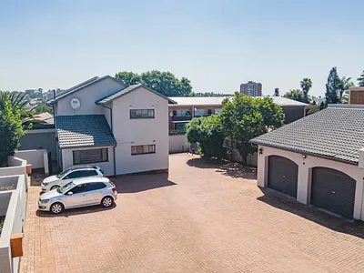 2 Bedroom Apartment For Sale in Johannesburg - 8TN1.webp