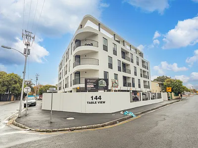 2 Bedroom Apartment For Sale in Cape Town - Sm5n.webp