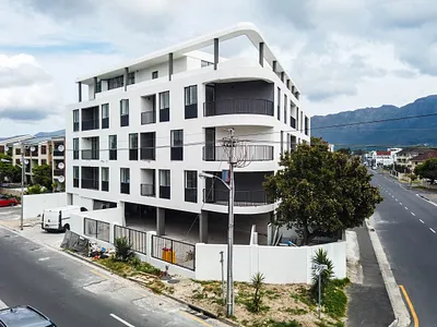 2 Bedroom Apartment For Sale in Cape Town - img