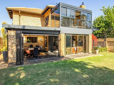 3 Bedroom Apartment For Sale in Alberton - 4wXr.webp