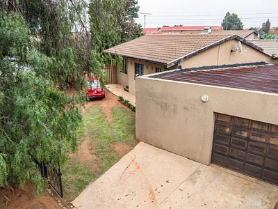 4 Bedroom House For Sale in Johannesburg - VOCZ.webp