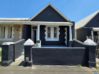 2 Bedroom House For Sale in Cape Town - 6uSj.webp