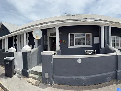 2 Bedroom House For Sale in Cape Town - VOFt.webp