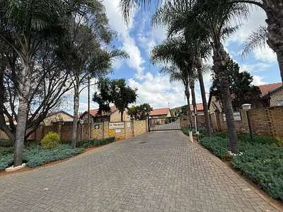 3 Bedroom Townhouse For Sale in Pretoria - Xsj1.webp
