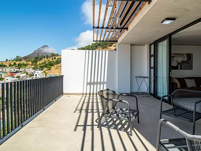 2 Bedroom Apartment For Sale in Cape Town - IrQ4.webp