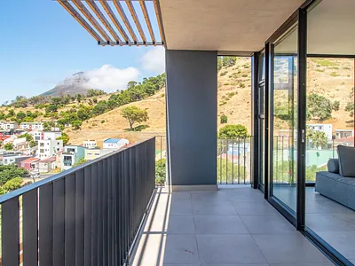 3 Bedroom Apartment For Sale in Cape Town - XJqZ.webp