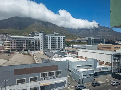 0.5 Bedroom Apartment For Sale in Cape Town - img
