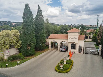 3 Bedroom House For Sale in Johannesburg - vYKc.webp