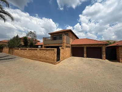 3 Bedroom Townhouse For Sale in Alberton - img