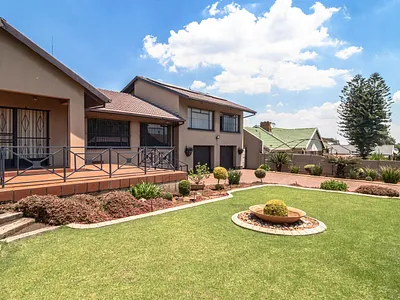 4 Bedroom House For Sale in Kempton Park - im5x.webp
