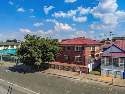 3 Bedroom Apartment To Rent in Johannesburg - SDFa.webp