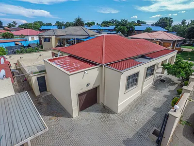 7 Bedroom House For Sale in Johannesburg - PFlv.webp