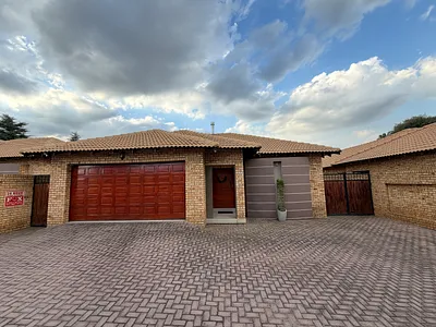 3 Bedroom Townhouse For Sale in Alberton - img