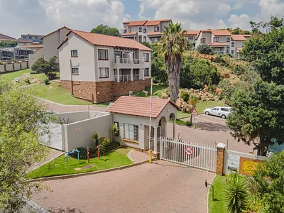 2 Bedroom Townhouse For Sale in Johannesburg - W37T.webp