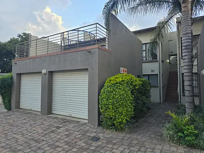 2 Bedroom Townhouse For Sale in Johannesburg - img