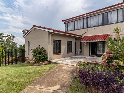 8 Bedroom House For Sale in Johannesburg - img